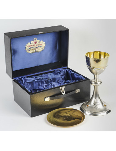 A Chalice and its Paten.