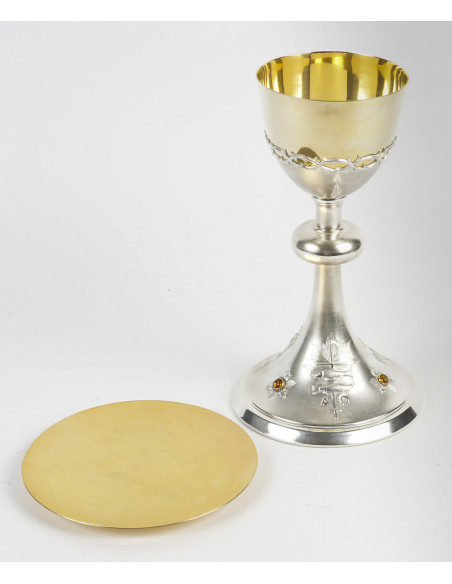 A Chalice and its Paten.