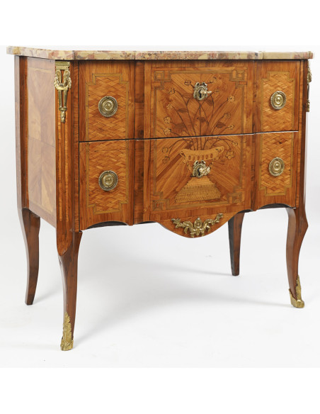 Commode de style Transition. XIXe siècle.