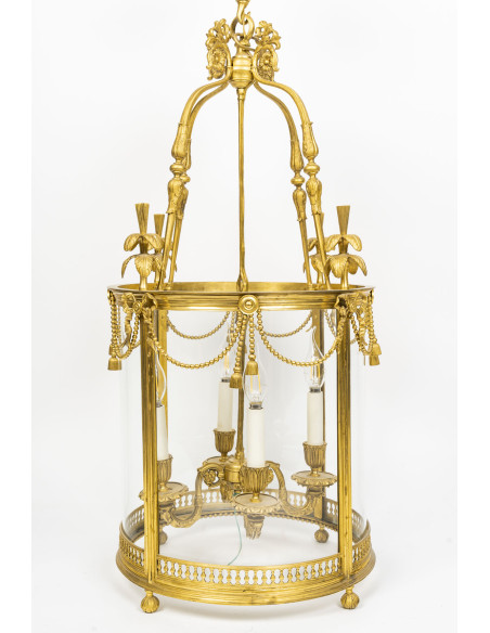 Paire de lanternes de style Louis XVI.